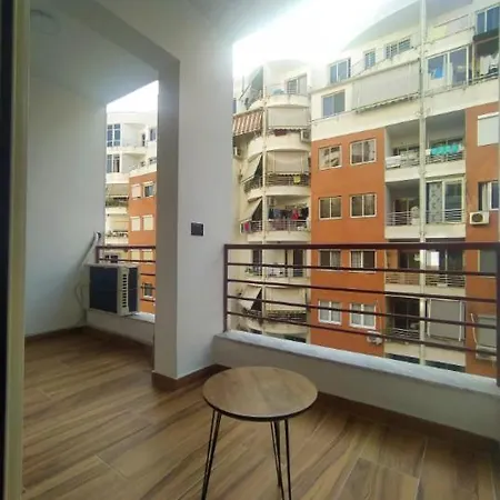Apartmán #1 Modern 1br With Balcony In Up-and-coming Hip Area Tirana