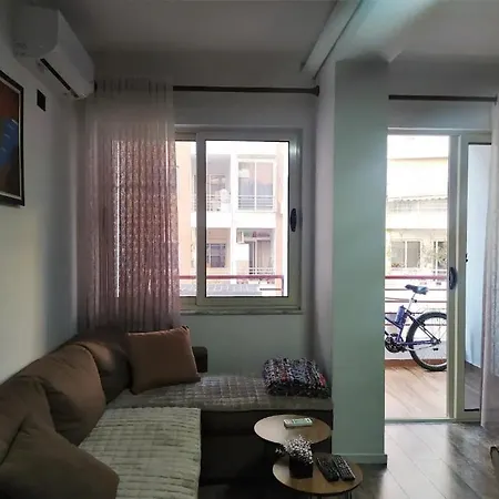 Apartmán #1 Modern 1br With Balcony In Up-and-coming Hip Area